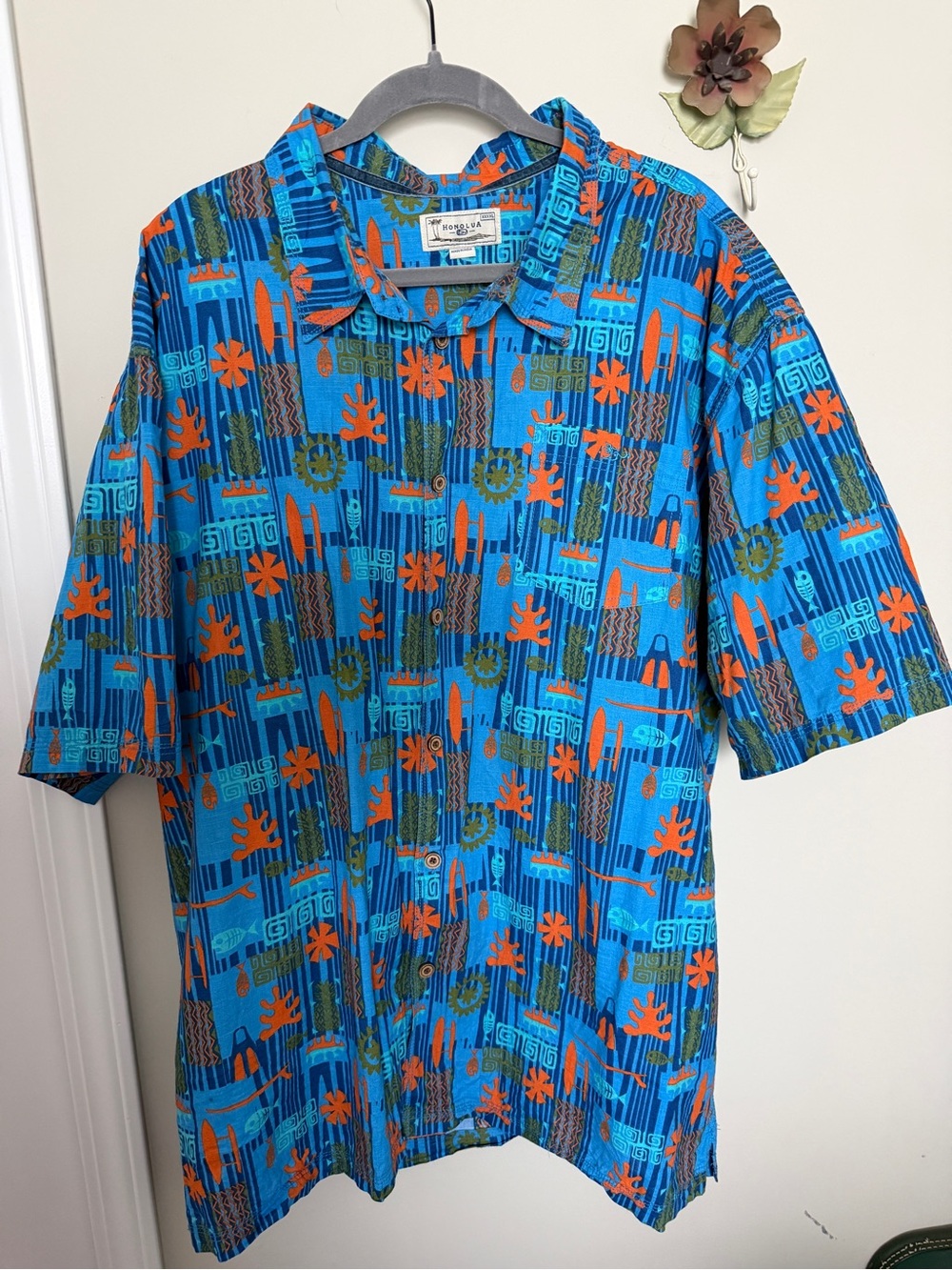 Honolua Casual Blue & Orange Tiki Print Short-Sleeve Button-Down Shirt
